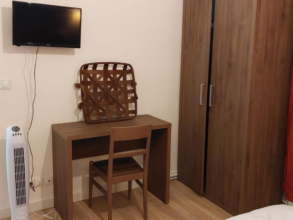 Happy Land Holliday Residential Hotell Épinay-sur-Seine Exteriör bild