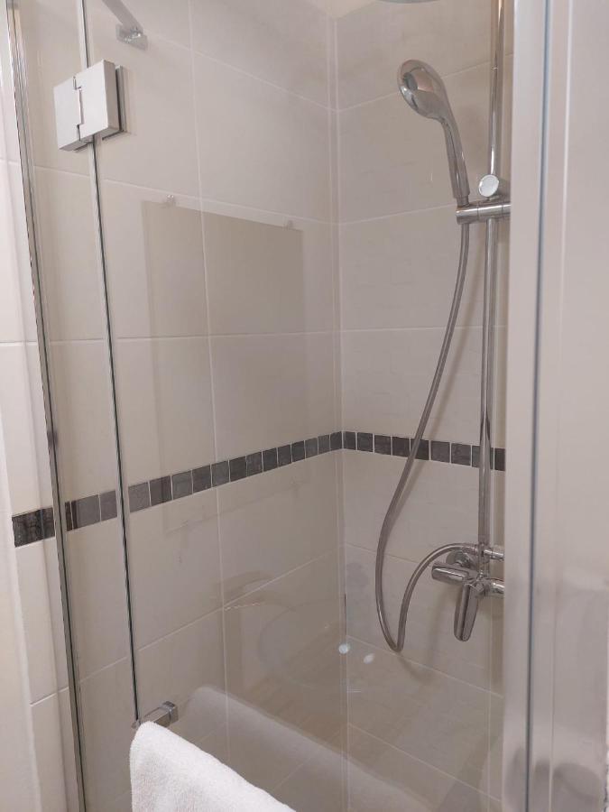 Happy Land Holliday Residential Hotell Épinay-sur-Seine Exteriör bild