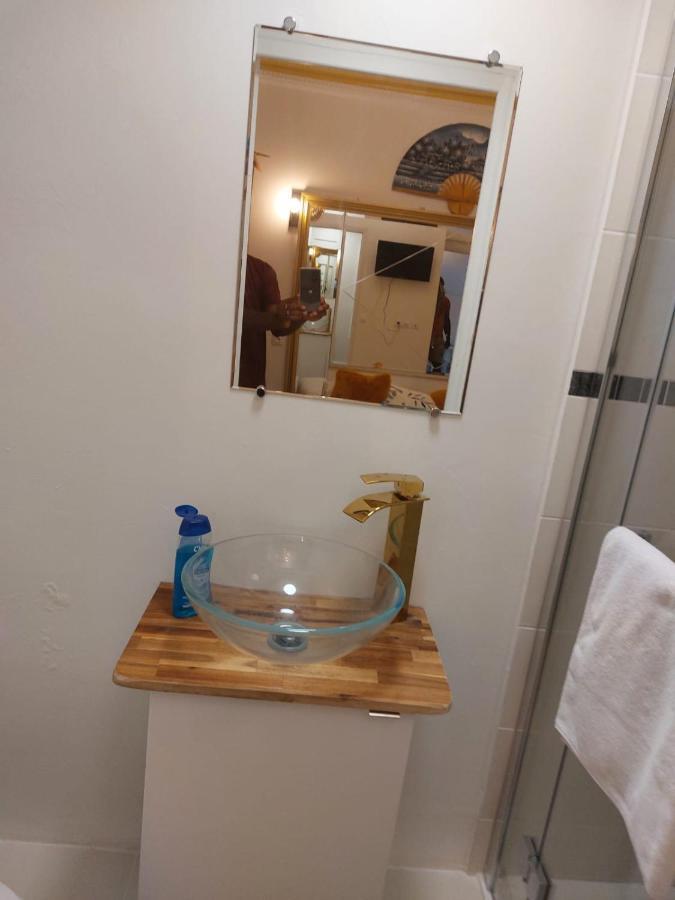 Happy Land Holliday Residential Hotell Épinay-sur-Seine Exteriör bild