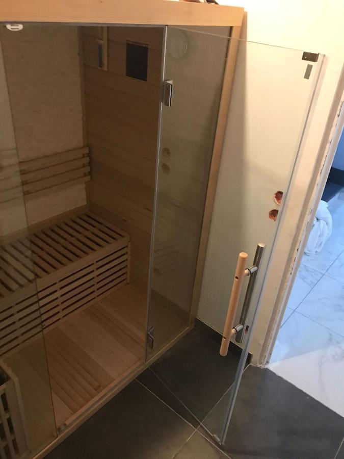 Happy Land Holliday Residential Hotell Épinay-sur-Seine Exteriör bild